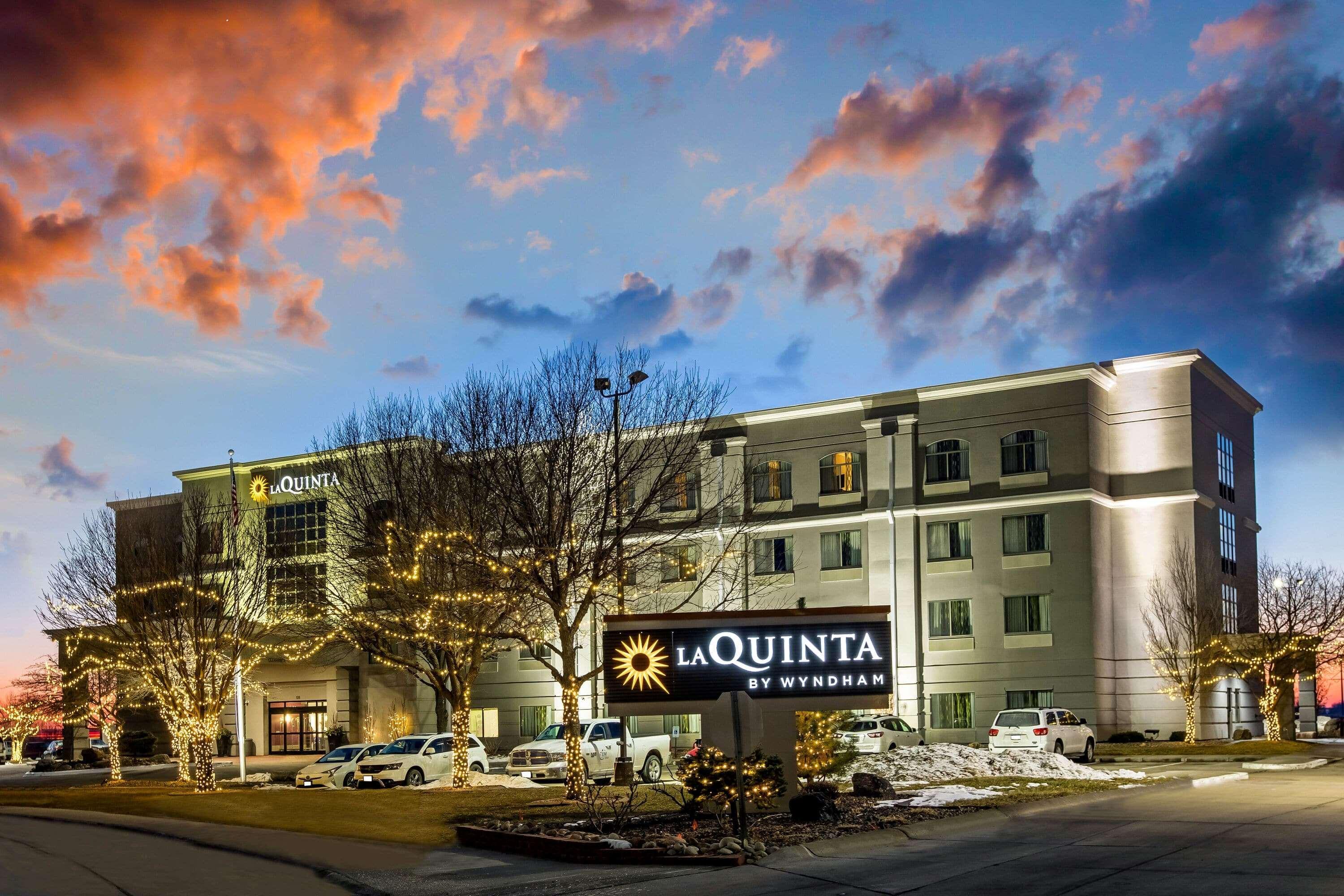 La Quinta By Wyndham Kearney Hotel Exterior photo